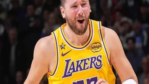 王威东全国举重锦标赛55公斤级包揽两金